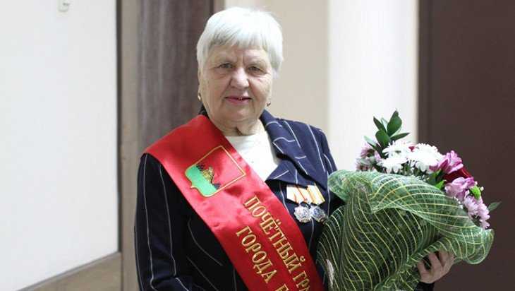 Почётный гражданин Брянска Валентина Стененкова отметила 80-летие