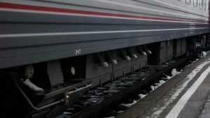 Следовавший в Брянск поезд столкнулся с автомобилем