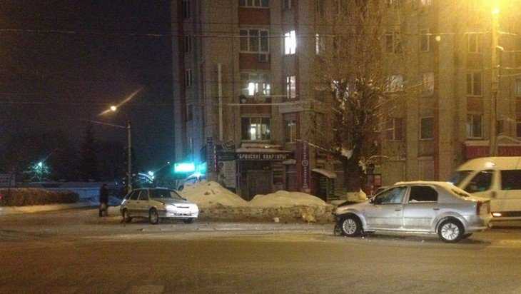 В Брянске на коротком участке Красноармейской произошло три ДТП 