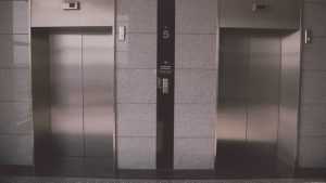Лифты брянских больниц отремонтируют за 200 миллионов рублей