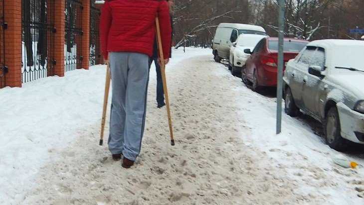 Брянские дорожники ответят за не очищенные от снега тротуары