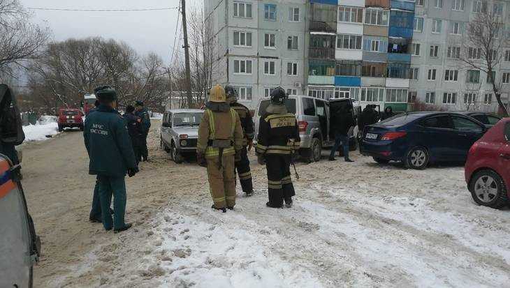 В Брянске начали проверку сигнала о бомбе на улице Маяковского