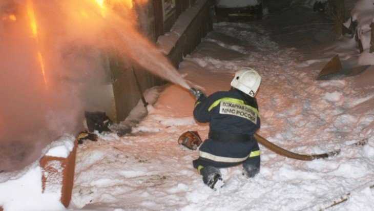 В Севске в крещенскую ночь сгорел частный жилой дом
