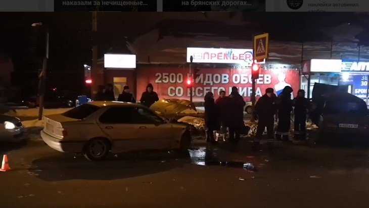 В Брянска столкнулись легковушки – пострадал водитель