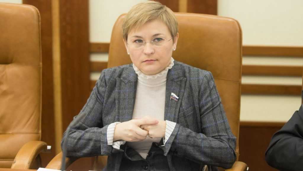 В России сенаторы решили ввести платную регистрацию всех смартфонов