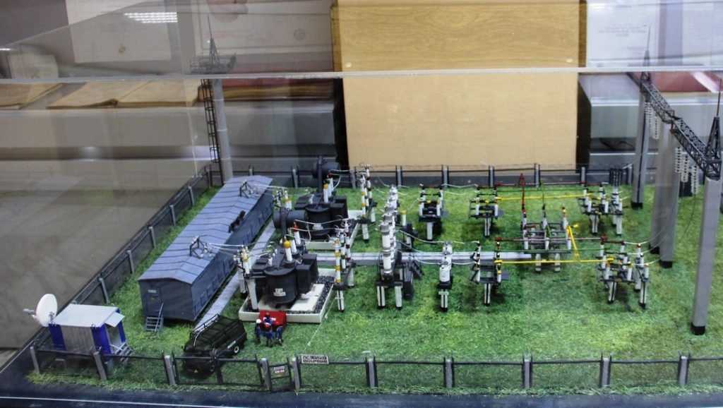Брянский энергетик создал макет типовой  подстанции 110 кВ