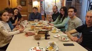Брянский депутат Валуев с семьей снялся в программе «Пока все дома»