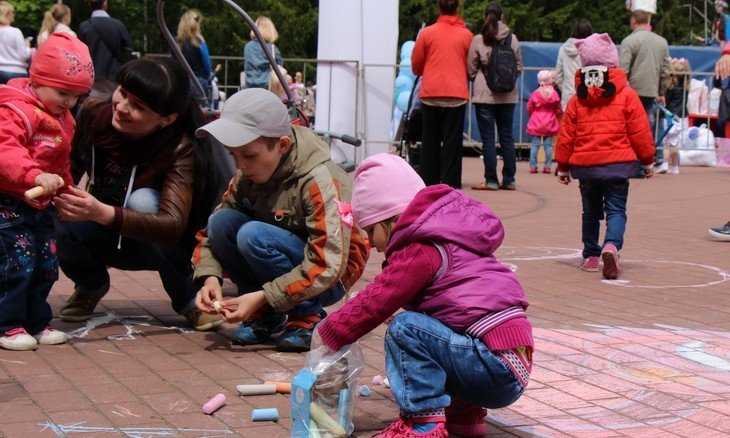 В Брянской области с 1 февраля увеличились детские пособия