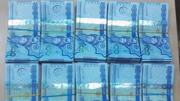 Украинец утаил от брянских таможенников туркменскую валюту
