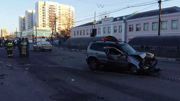В Брянске в ДТП около автовокзала погибли четыре человека