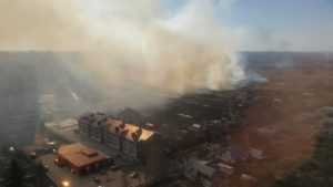 Огонь подошел вплотную к жилым кварталам Брянска