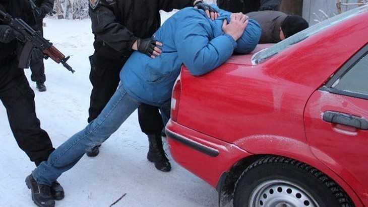 Двое парней из Карачева предстанут в суде за торговлю «наркотой»