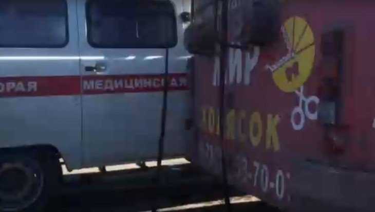 В Брянске на улице Литейной столкнулись скорая помощь и троллейбус