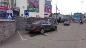 Брянского «инвалида» на «Мерседесе» оштрафовали на 5000 рублей