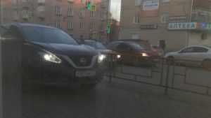 В Брянске за автохамство оштрафовали водителя Nissan с номером 001