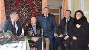 В Брянске с 96-летием поздравили легендарного разведчика Панасенко