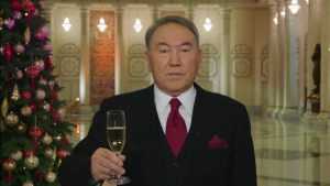 Бессменный президент Казахстана Назарбаев ушел в отставку 