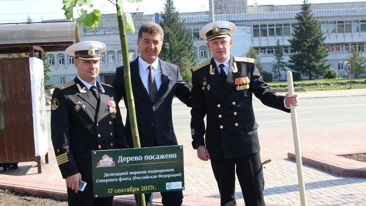 Глава Брянска поздравил моряков-подводников с их праздником