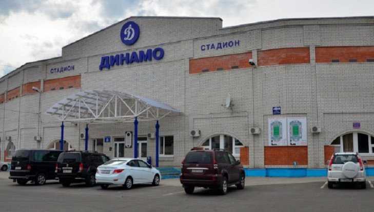 Власти Брянска запретили парковку автомобилей возле стадиона «Динамо»