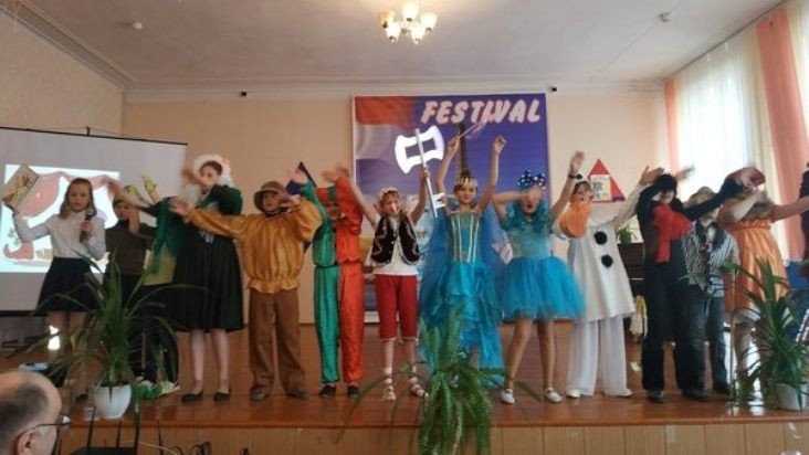 В школе Брянска стартовал фестиваль французского языка