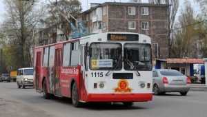 В брянском троллейбусе № 12 разбился 80-летний пенсионер