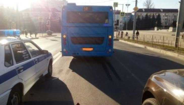 В Брянске в двух автобусах ЛиАЗ упали и разбились пенсионерки