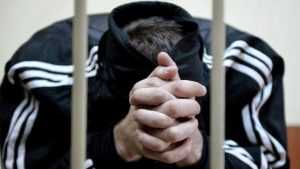 В Клинцах пошел под суд участник «полицейской» банды вымогателей