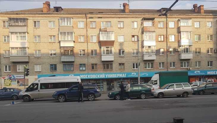 В Бежицком районе Брянска столкнулись три автомобиля