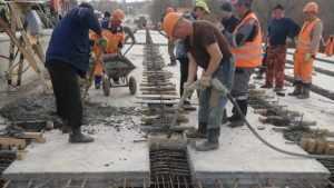 В Брянске на Первомайском мосту смонтировали 60 балок из 72