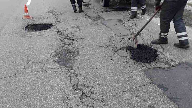 До 1 мая дорожники должны исправить дефекты ремонта брянских улиц