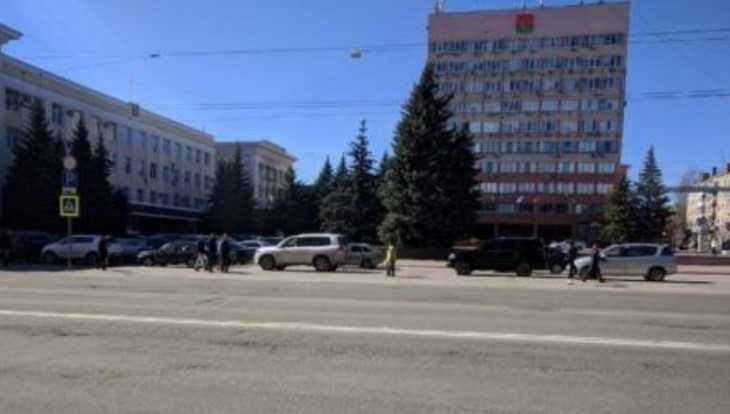 В Брянске шестерых водителей наказали за парковку на площади Ленина