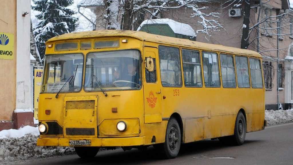 ЛиАЗ-677: вся эпоха СССР в одном простом автобусе
