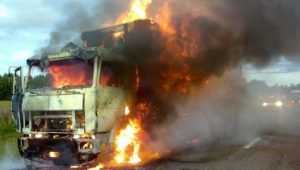 В Клинцовском районе сгорел грузовик
