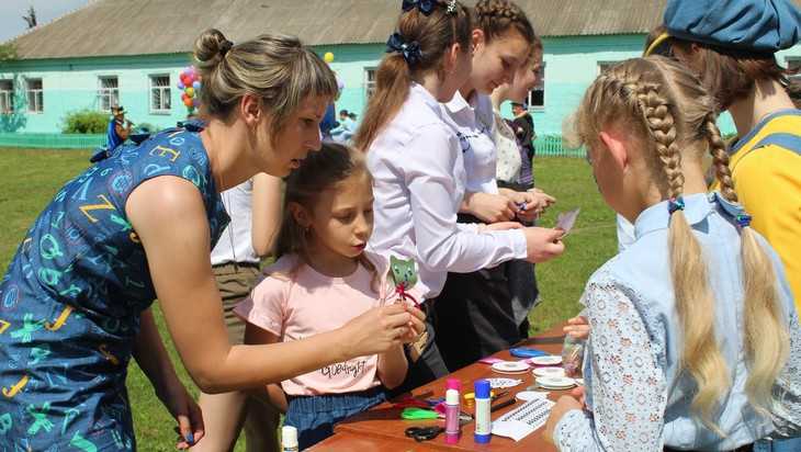 Жизнерадостный детский праздник прошел в Стародубском районе