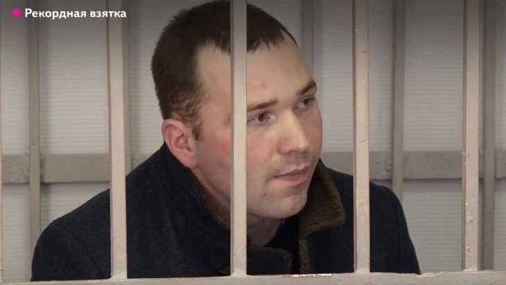 Брянский экс-полицейский Косарев получил 6 лет колонии за взятку