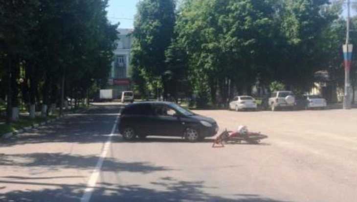 В Брянске возле ДК БМЗ девушка на Hyundai сбила мопедиста