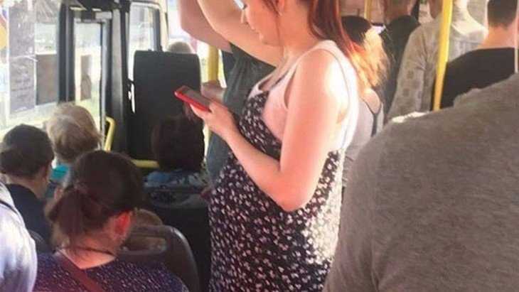 В брянском автобусе произошел скандальный случай с беременной женщиной