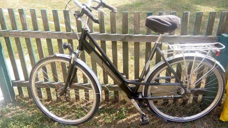 Житель Севска в поисках денег украл велосипед