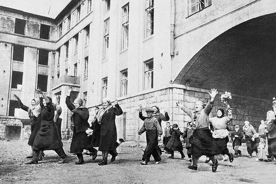 Как праздновали победу в Брянске в 1945 году