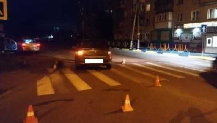 В Брянске водитель Renault покалечил на «зебре» 30-летнего мужчину