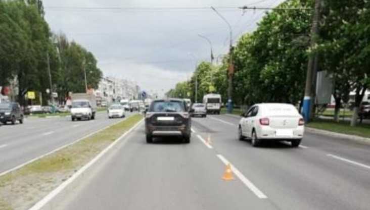 В Брянске в ДТП с 3 иномарками пострадала 29-летняя женщина