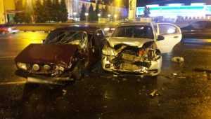 В Брянске в ДТП у площади Партизан пострадали три человека
