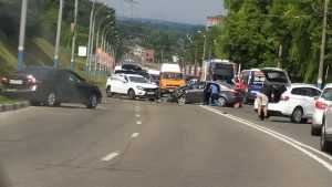 В Брянске в массовом ДТП на Городище пострадал водитель Kia