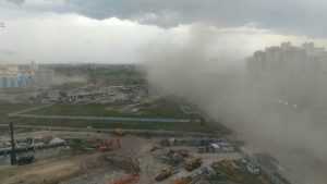 В Брянске перед грозой сняли видео угрожающей песчаной бури