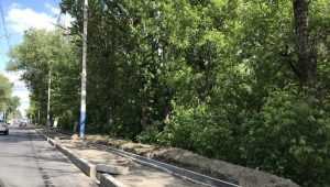В Брянске на улице Калинина построили тротуар не для пьяных
