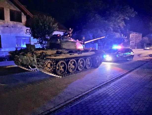 «Пьяный» танк Т-55 заставил понервничать польских русофобов