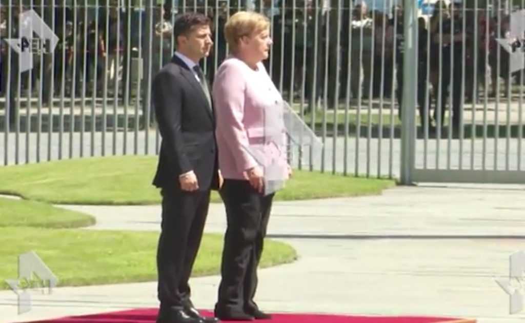 У Меркель случился приступ во время встречи с Зеленским