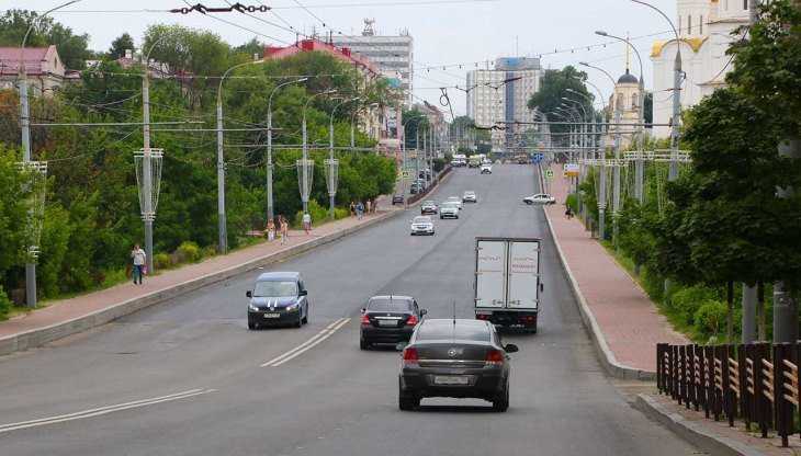В Брянске закончили укладку асфальта на проспекте Ленина