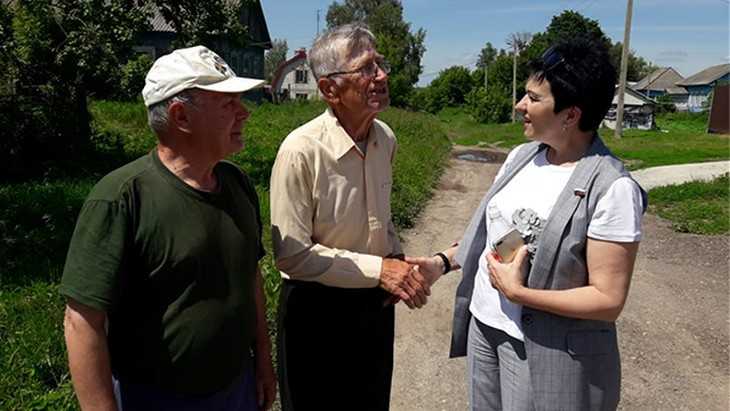 Валентина Миронова поможет с решением проблемы ремонта дорог в брянском селе