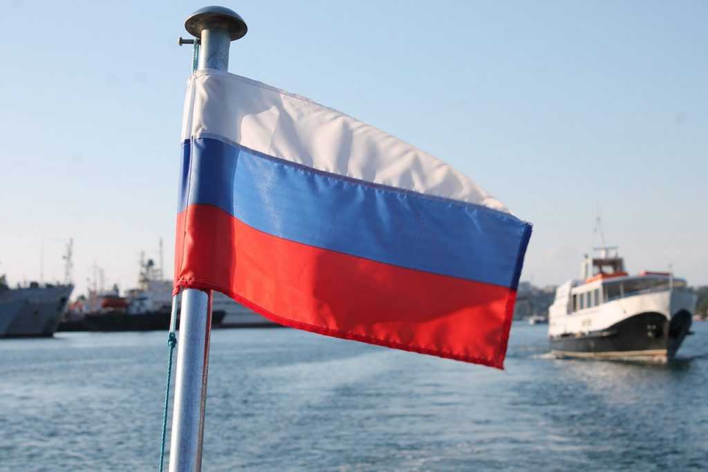 Читатели французской газеты посмеялись над гибелью российских моряков